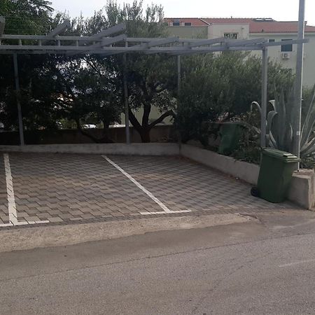 Apartments Dalmacija Tucepi Tučepi Exterior foto